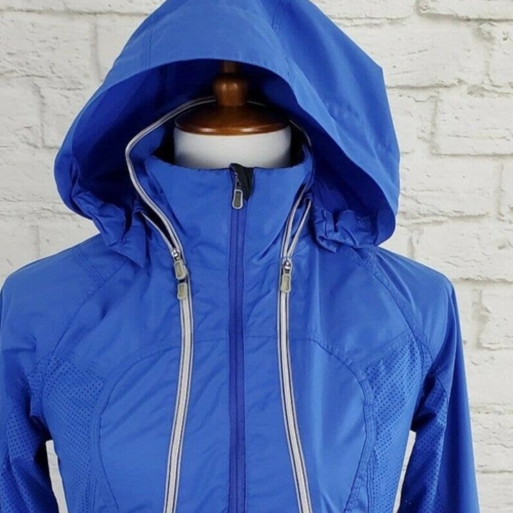 Lululemon Run Record Breaker Jacket in Blue Size 6 Lightweight Coat - Picture 9 of 9